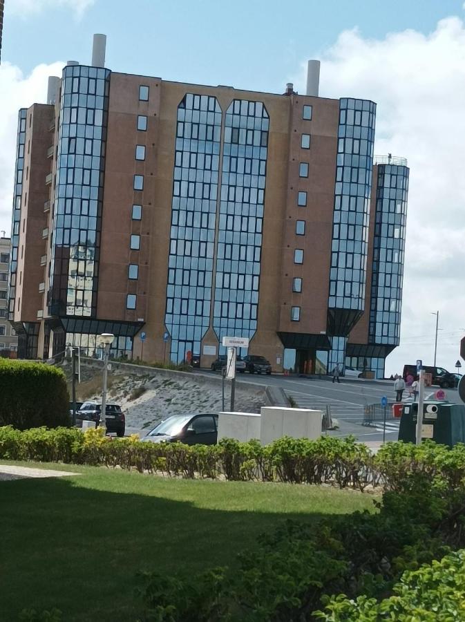 Frontaal Zeezicht In Appartement De Strandjutter Ostende Exterior foto