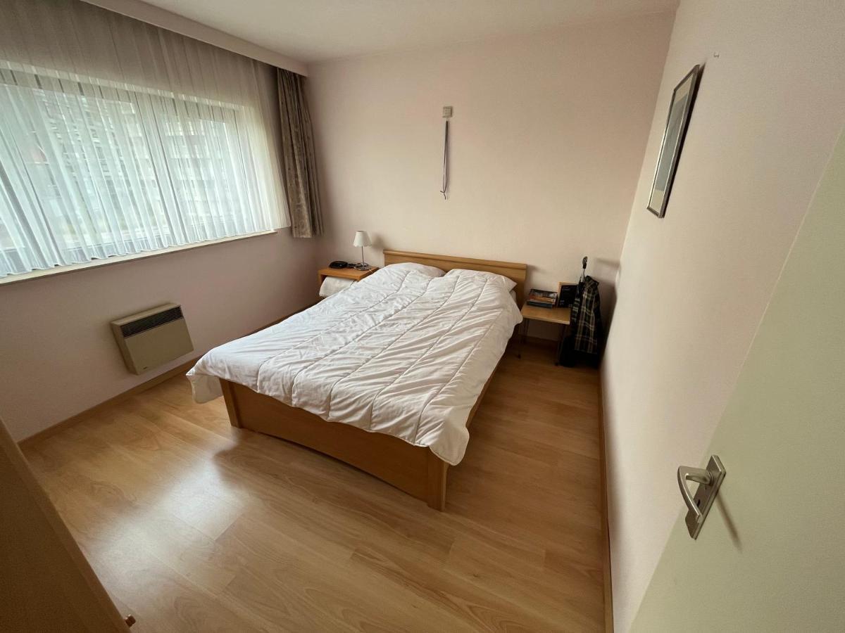 Frontaal Zeezicht In Appartement De Strandjutter Ostende Exterior foto